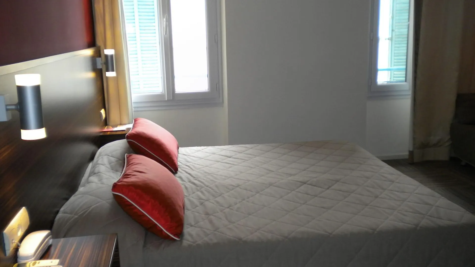 Hotel Le Mistral Cannes 3*,  France
