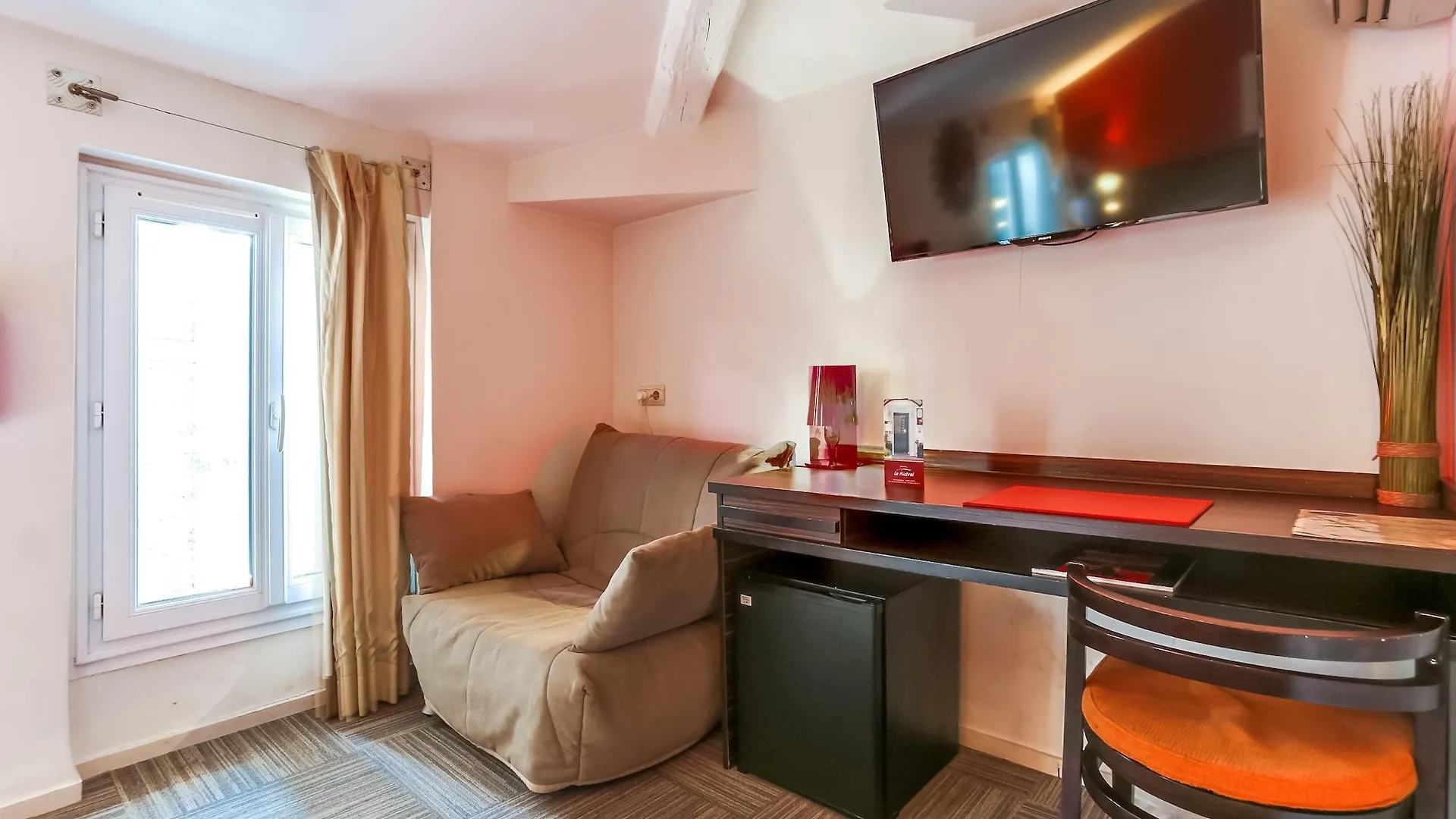 Hotel Le Mistral Cannes France