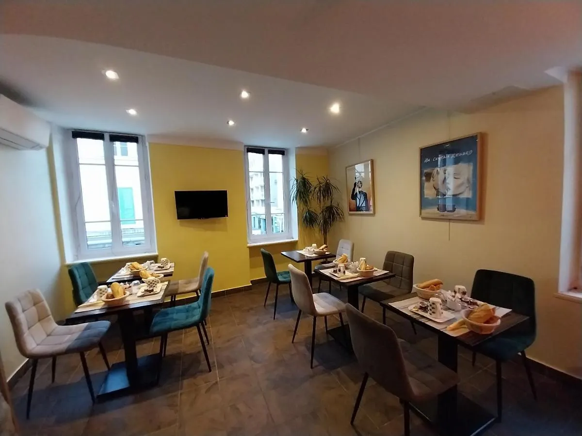 Hotel Le Mistral Cannes 3*,  France