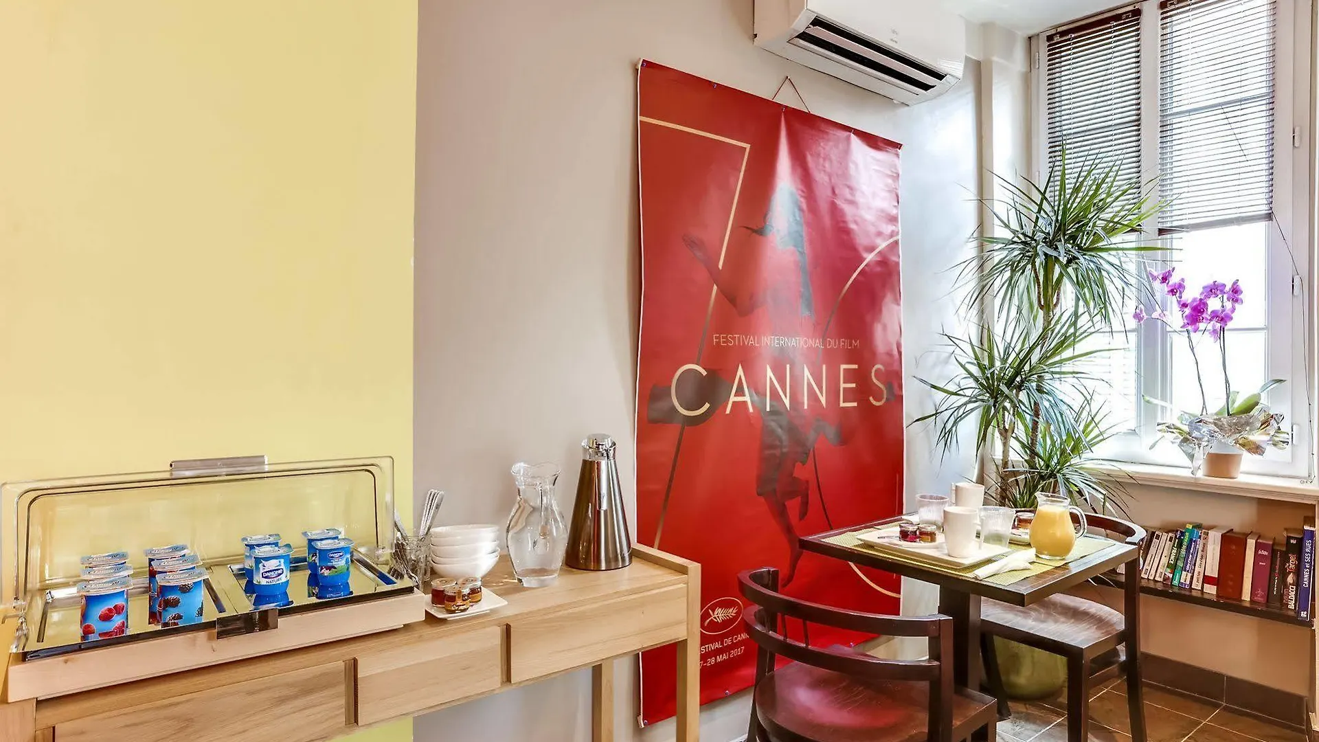 Hotel Le Mistral Cannes 3*,